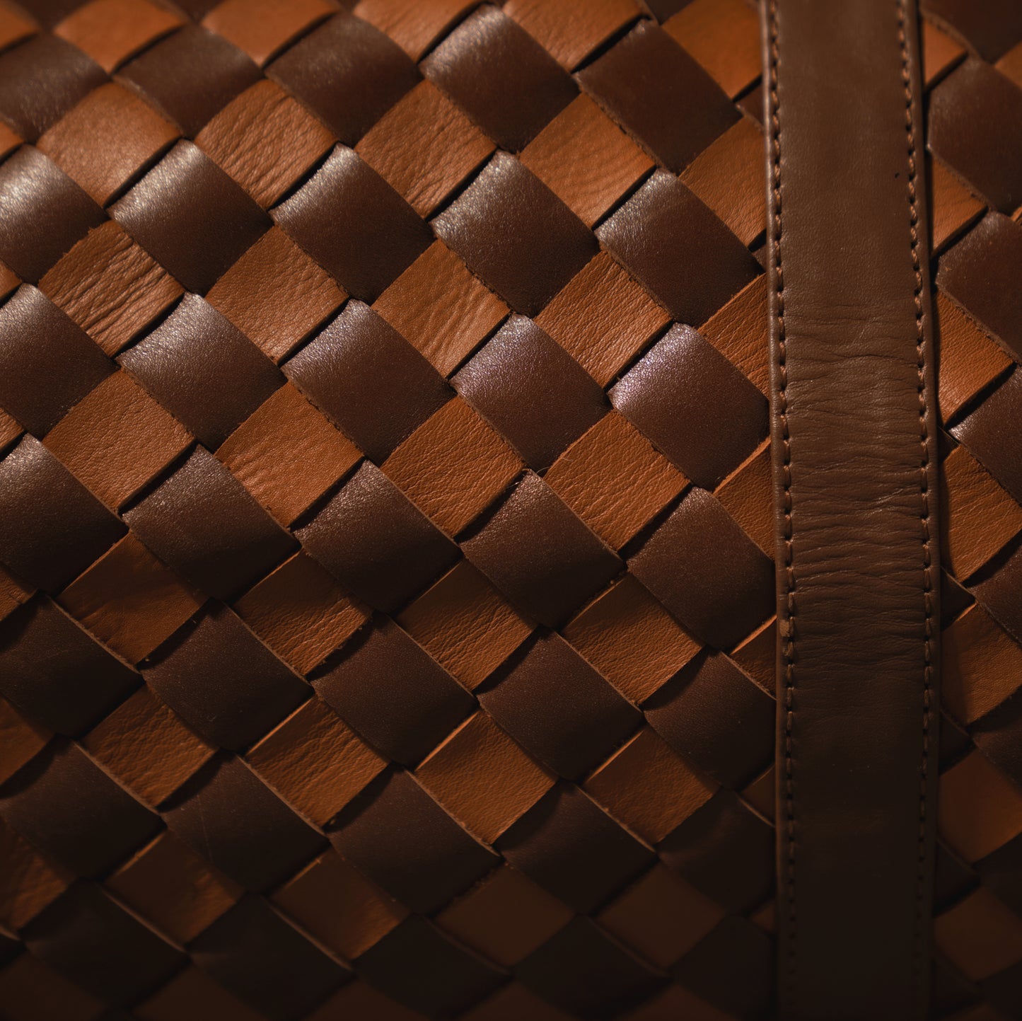 Heritage Leather handweaved duffle bag